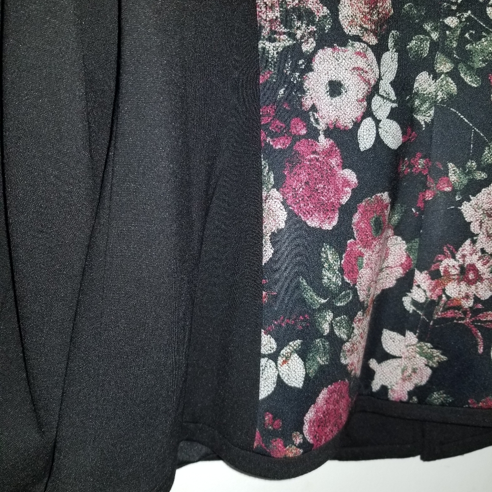 SOLD- Stunning Jacket - Picture 5 of 7